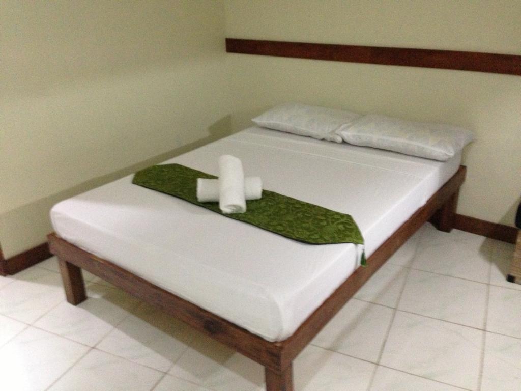 Qm Pension House Tagbilaran City Rum bild