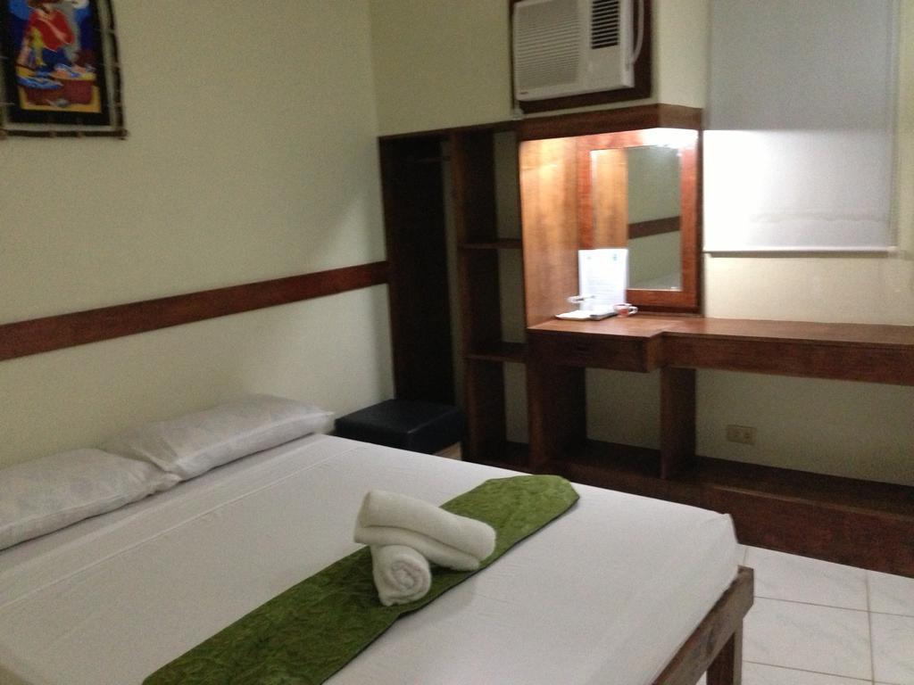 Qm Pension House Tagbilaran City Exteriör bild