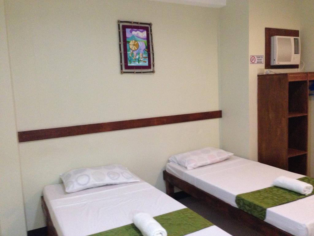 Qm Pension House Tagbilaran City Rum bild