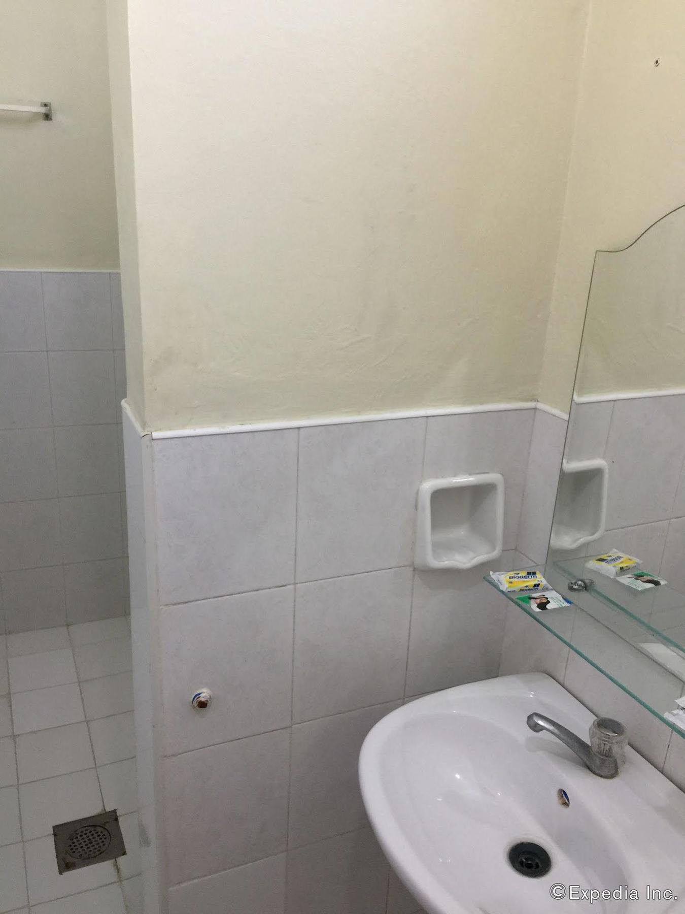 Qm Pension House Tagbilaran City Exteriör bild